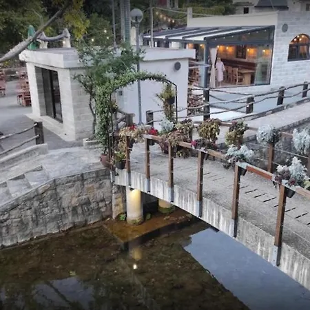 Romantic Escape With Private Hot Tub Near Split Appartamento Žrnovnica