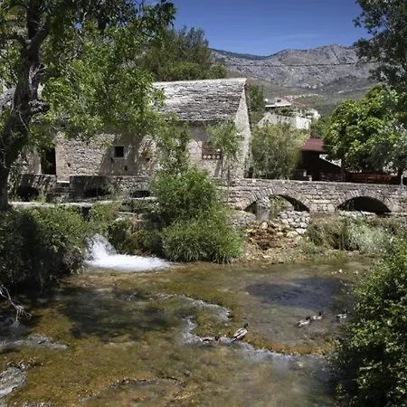 Appartamento Romantic Escape With Private Hot Tub Near Split