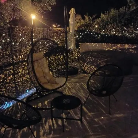 Relax With Private Hot Tub Split Area Apartment Zrnovnica