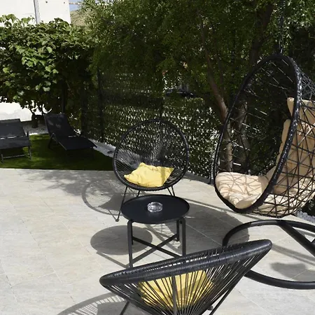 Apartment Relax With Private Hot Tub Split Area Zrnovnica